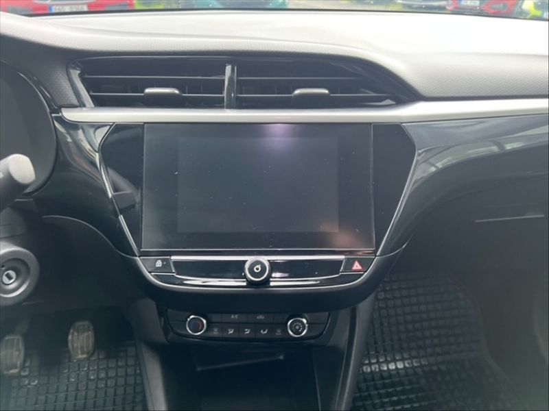 Opel Corsa 1,2 T 100 Elegance - fotka 10 z 11