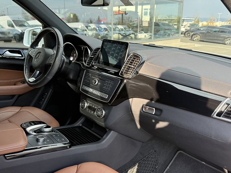 Mercedes-Benz GLE (2017) 350 d 4MATIC SUV - fotka 41 z 48