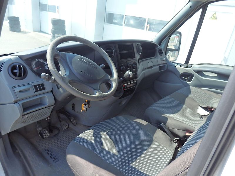 Iveco Daily 2.3 D ABS, KLIMATIZACE - fotka 8 z 14