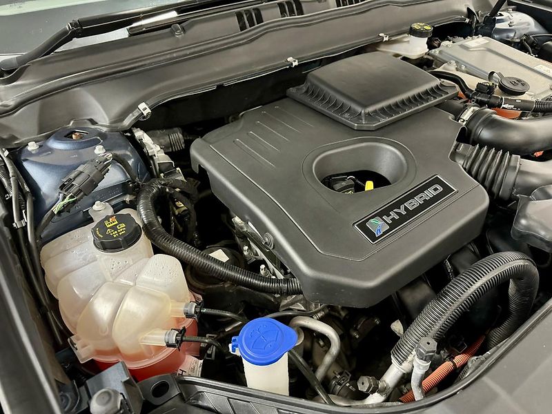 Ford Mondeo (2020) 2.0 187ps Hybrid ecvT VIGNALE  - fotka 35 z 40