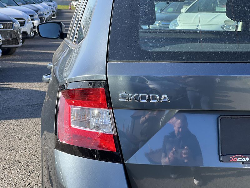 Škoda Fabia 1.2TSi 81kw KLIMA TEMPOMAT ALU - fotka 38 z 40