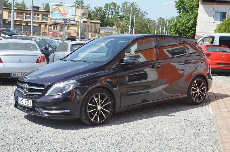 Mercedes-Benz Třídy B (2013) B 200 CDi 100kW / Bi-XENON /ČR - fotka 3 z 31