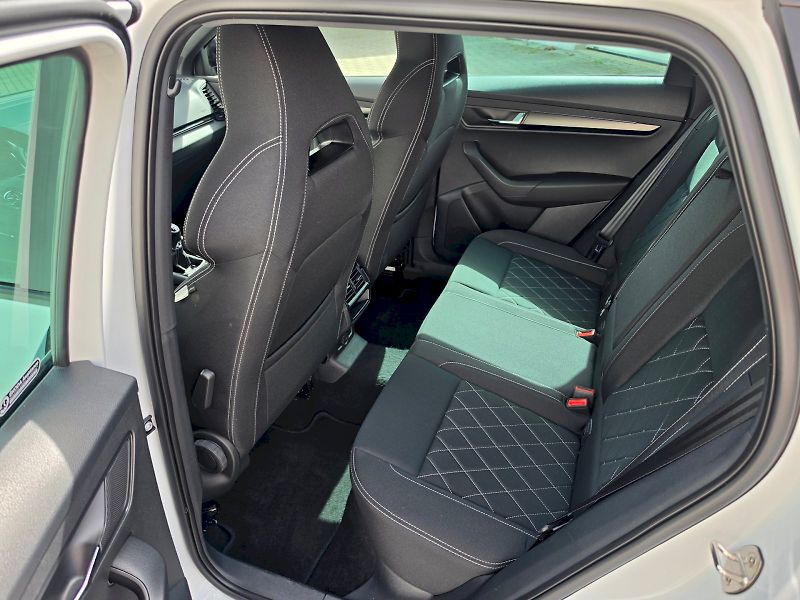 Škoda Karoq (2023) 1,5TSI 110KW SPORTLINE - fotka 25 z 33