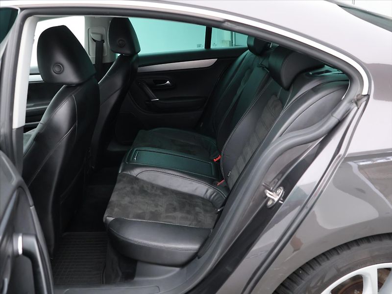 Volkswagen Passat CC 2,0 TSI Sport 147kW M6F - fotka 13 z 26