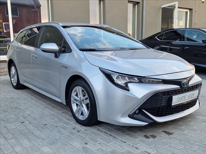 Toyota Corolla 1.8 Hybrid Comfort,ČR ,1.Maj. - fotka 3 z 48