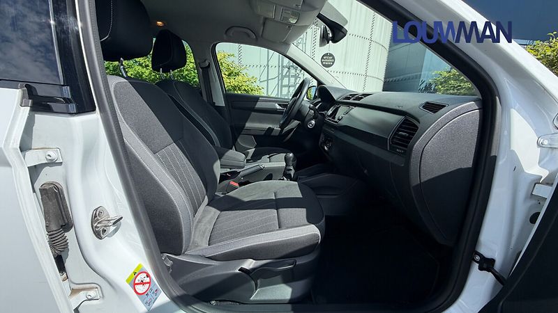 Škoda Fabia 1.0 TSI style - fotka 16 z 26