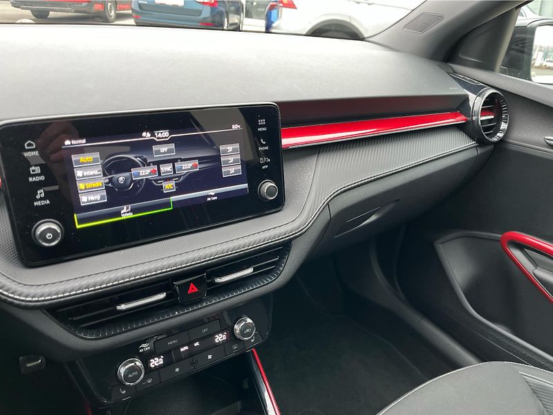 Škoda Fabia 1,0TSI 85kW MONTE CARLO - fotka 18 z 27
