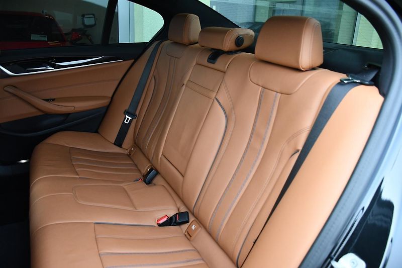 BMW Řada 5 530d xDrive M-SPORT K360 ČR 1M - fotka 14 z 40