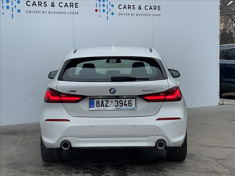 BMW Řada 1 2,0 120d xDrive AT8 Advantage - fotka 21 z 22