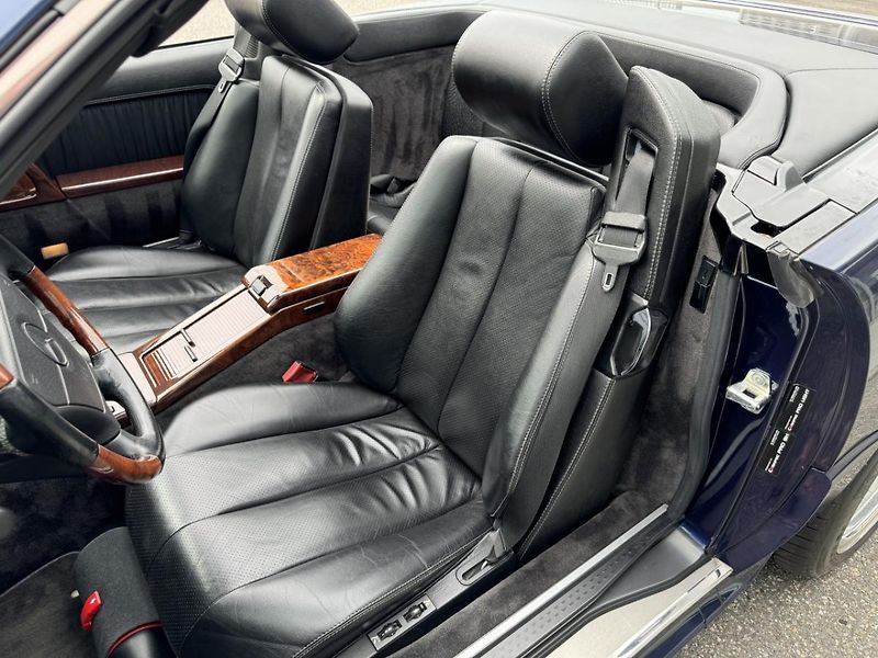 Mercedes-Benz SL 600 AMG - fotka 17 z 21