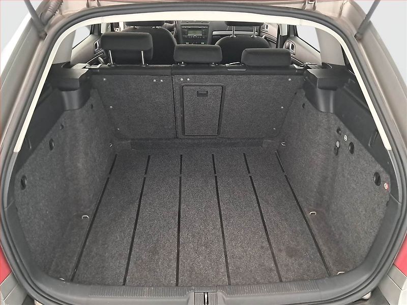 Škoda Octavia (2007) 1.9 TDI DPF, nová STK - fotka 14 z 15