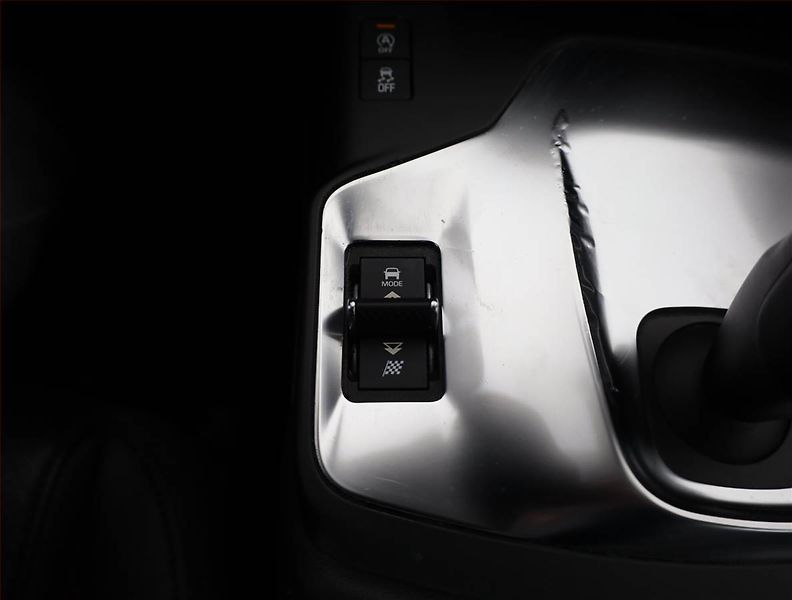 Jaguar E-Pace (2021) D150 AWD - fotka 19 z 20