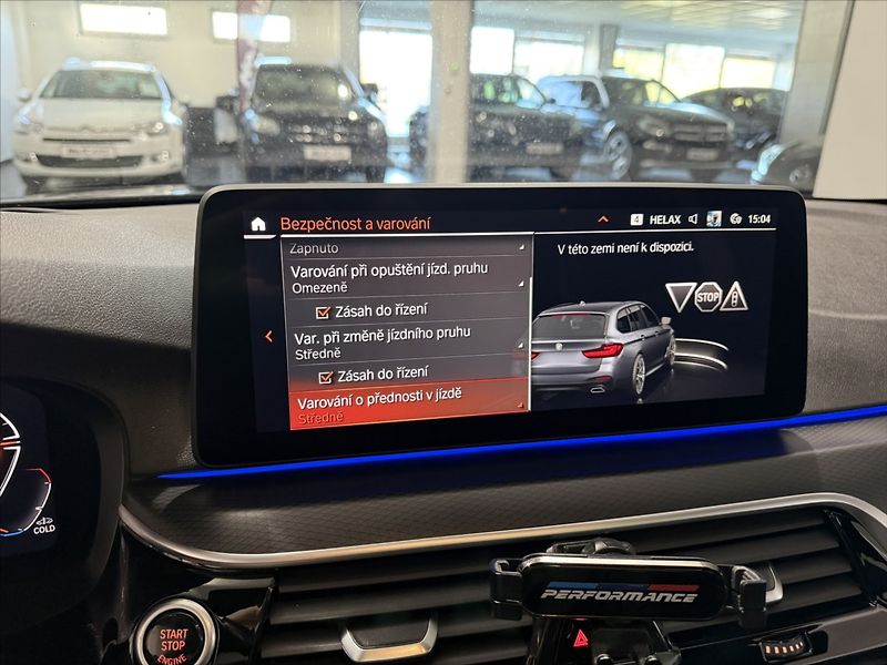 BMW Řada 5 3,0   530D M-PAKET PANO LASER - fotka 19 z 48