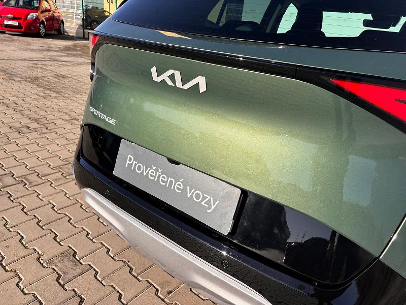 Kia Sportage 1.6 T-GDi MHEV DCT AWD TOP Evo - fotka 29 z 29