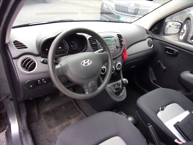 Hyundai i10 1,1 i  klima - fotka 16 z 22