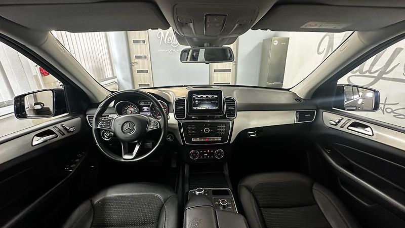 Mercedes-Benz GLE 250D / 4.MATIC / DVĚ SADY KOL - fotka 22 z 46