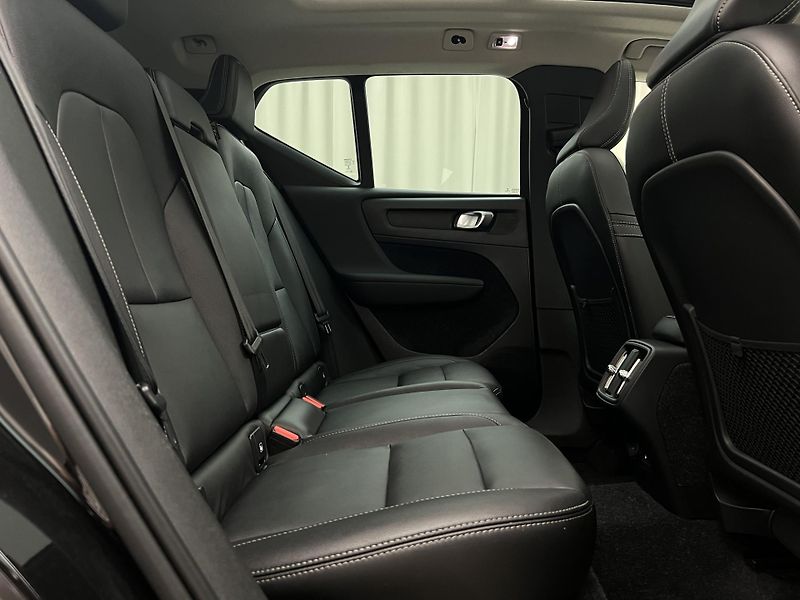 Volvo XC40 T4 INSCRIPTION AUT - fotka 21 z 44