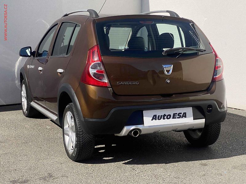Dacia Sandero (2012) 1.6i, 2.maj, AC - fotka 6 z 15