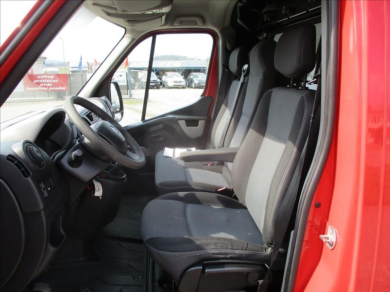 Renault Master 2,3 dCi 110k COOL DPH 12xCZaut - fotka 7 z 35