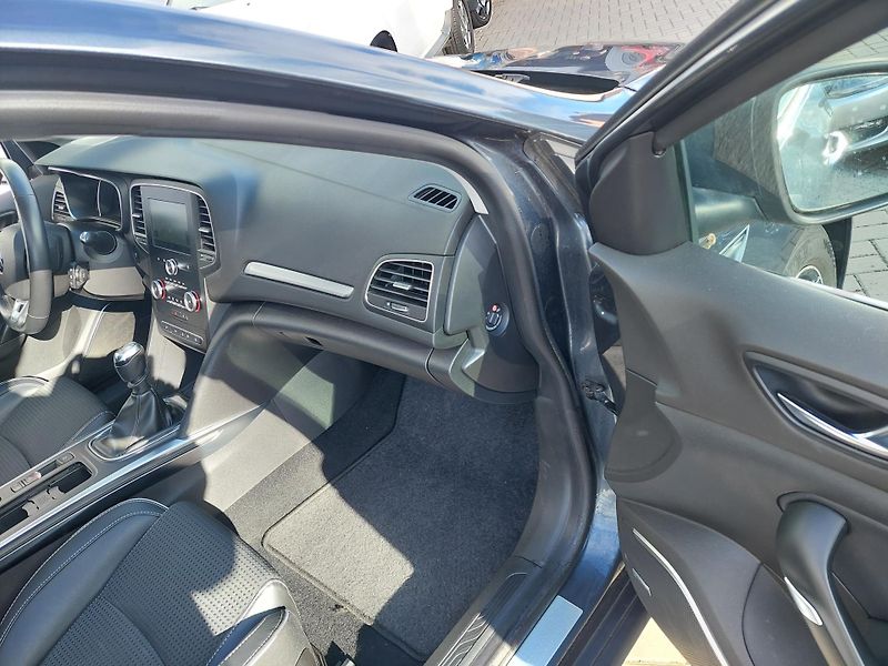 Renault Mégane (2018) IV. Bose TCe 130 - fotka 25 z 42