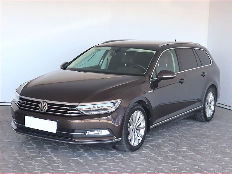 Volkswagen Passat (2015) Exclusive 2.0 BiTDI, 4X4 - fotka 2 z 23
