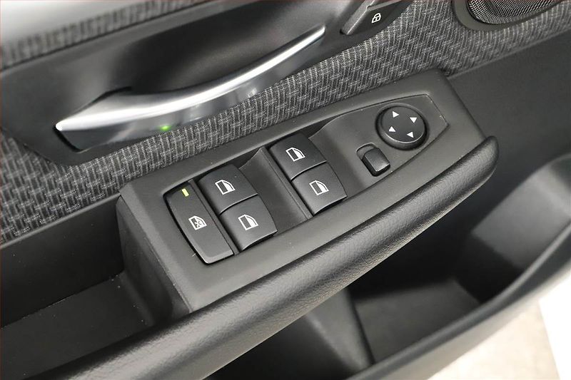 BMW Řada 2 (2016) 218i Gran Tourer, Automat - fotka 13 z 13