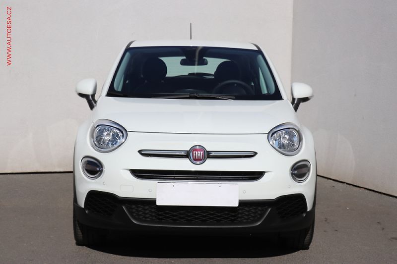 Fiat 500X (2018) 1.4 MultiAir, Lounge, AT - fotka 2 z 3