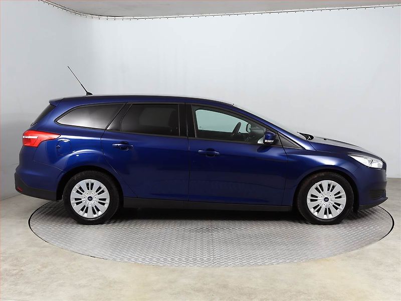 Ford Focus (2015) 1.0 EcoBoost, Automat - fotka 6 z 14