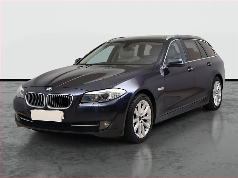 BMW Řada 5 (2012) 530d xDrive, 4X4, Automat - fotka 2 z 22