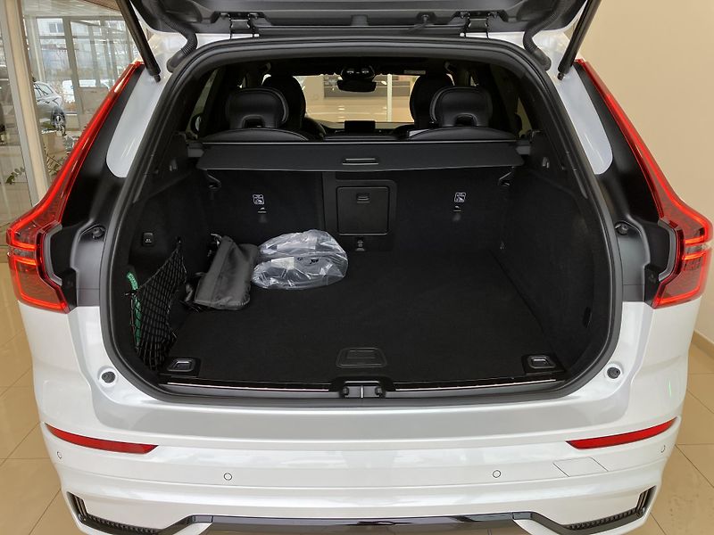 Volvo XC60 T6 AWD Black Edition Plus AT8 - fotka 10 z 47