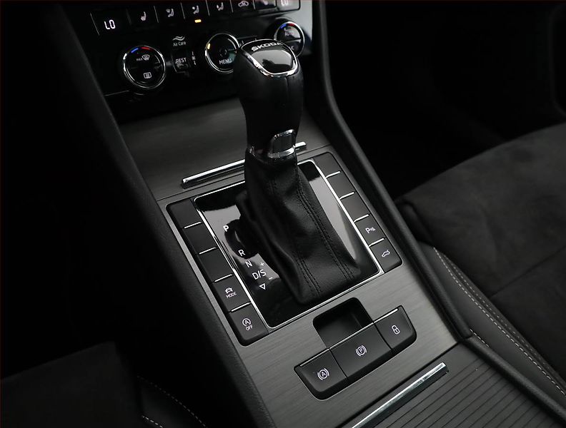 Škoda Superb (2022) 1.5 TSI - fotka 11 z 21