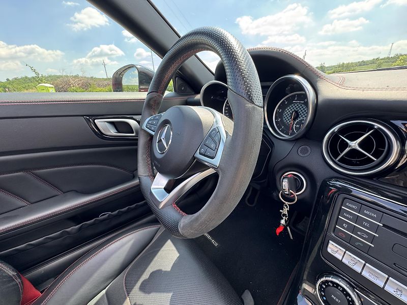 Mercedes-Benz SLC AMG 43 - fotka 22 z 43