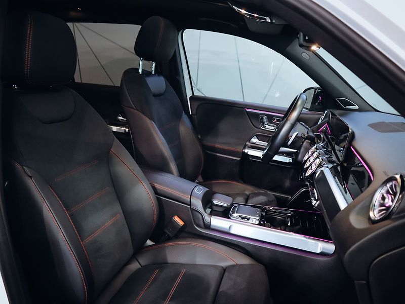 Mercedes-Benz GLB 250 4MATIC AMG - fotka 20 z 25