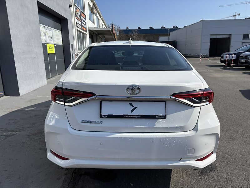 Toyota Corolla (2023) Sedan Comfort 1.5 (92 kW) AUT - fotka 4 z 19