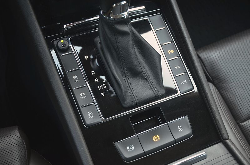 Škoda Superb (2016) 2.0 TDi 140kW 4x4 L&K / 1.MAJ. - fotka 32 z 47