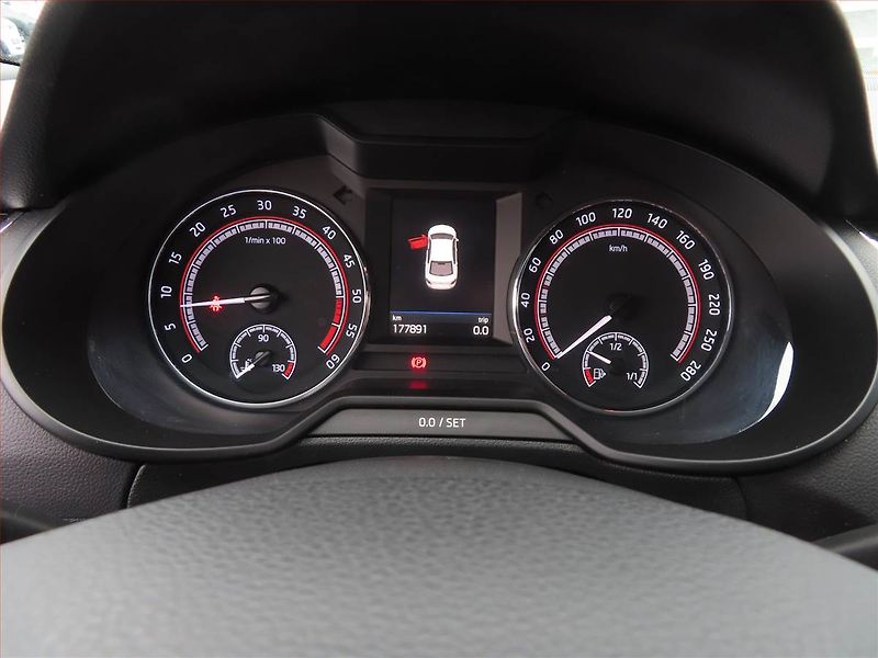 Škoda Octavia (2017) RS 2.0 TDI, Serv.kniha, Navi - fotka 9 z 18