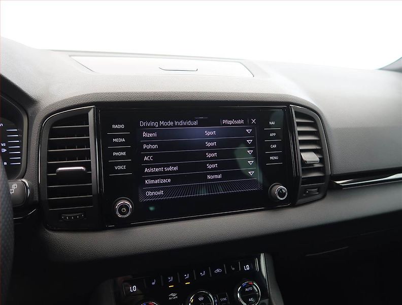 Škoda Karoq (2022) Sportline 2.0 TDI, digi klima - fotka 19 z 26