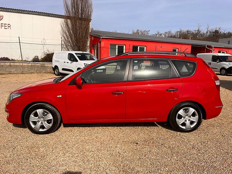 Hyundai i30 1.6CRDI 66kw - fotka 2 z 31