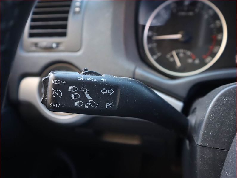 Škoda Octavia (2011) 1.6 TDI, Tempomat - fotka 16 z 16