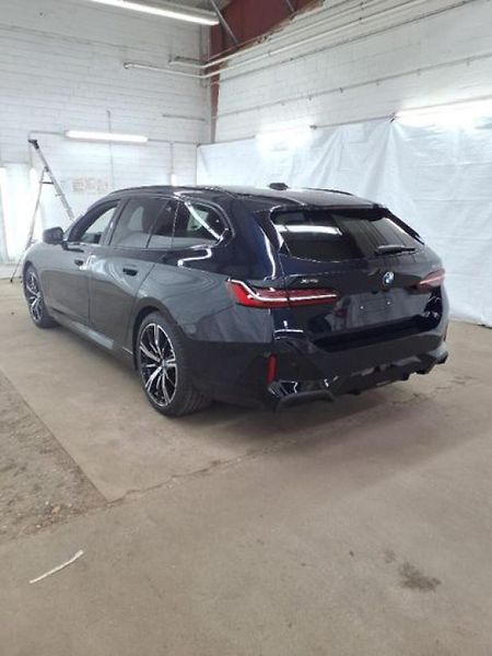 BMW Řada 5 540d xDrive Touring - fotka 4 z 5