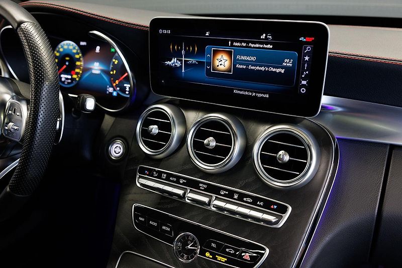 Mercedes-Benz Třídy C (2019) C43 AMG T V6 Biturbo - fotka 20 z 43