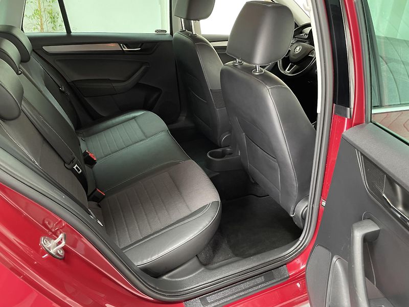 Škoda Rapid 1.0 TSi Spaceback REZERVACE  - fotka 16 z 27
