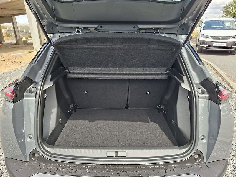 Peugeot 2008 ALLURE 1,2 PT 100k M6 - fotka 5 z 27