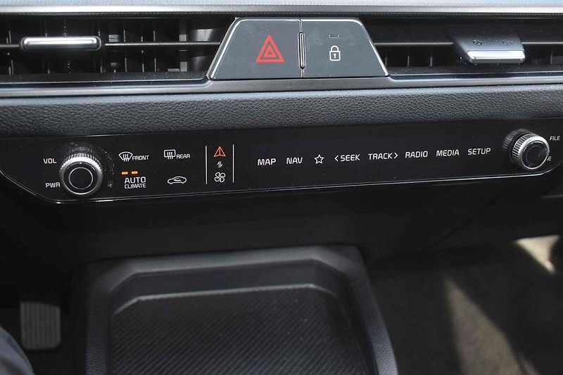 Kia Stonic je dostupné a dobře jezdící malé rodinné auto.