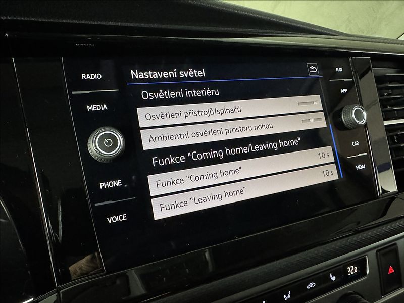 Volkswagen California 2,0 TDi  DSG Beach LED Assist - fotka 36 z 50