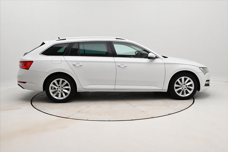 Škoda Superb 2,0 TDI 147 kW DSG 4x4 Style Z - fotka 4 z 30