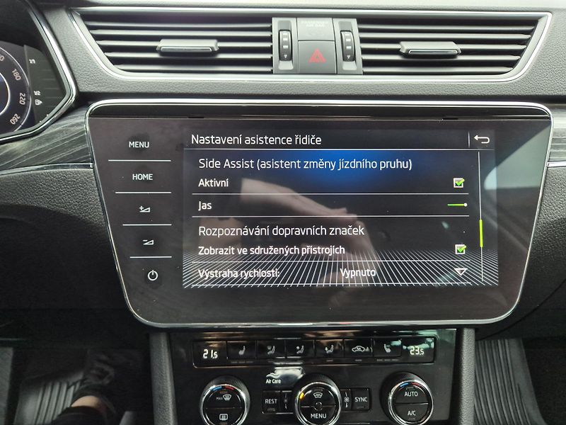 Škoda Superb Combi 2,0TDi 110kw DSG 17ALU - fotka 34 z 53