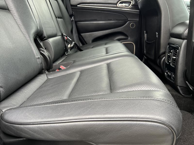 Jeep Grand Cherokee 3.0CRD SUMMIT AUTOMAT KŮŽE - fotka 36 z 47