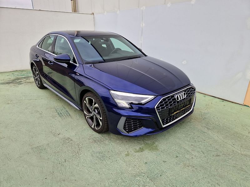 Audi A3 S-Line 35 TFSI - fotka 1 z 36