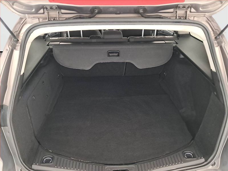Ford Mondeo (2014) Titanium 2.0 TDCi, Navi - fotka 14 z 18